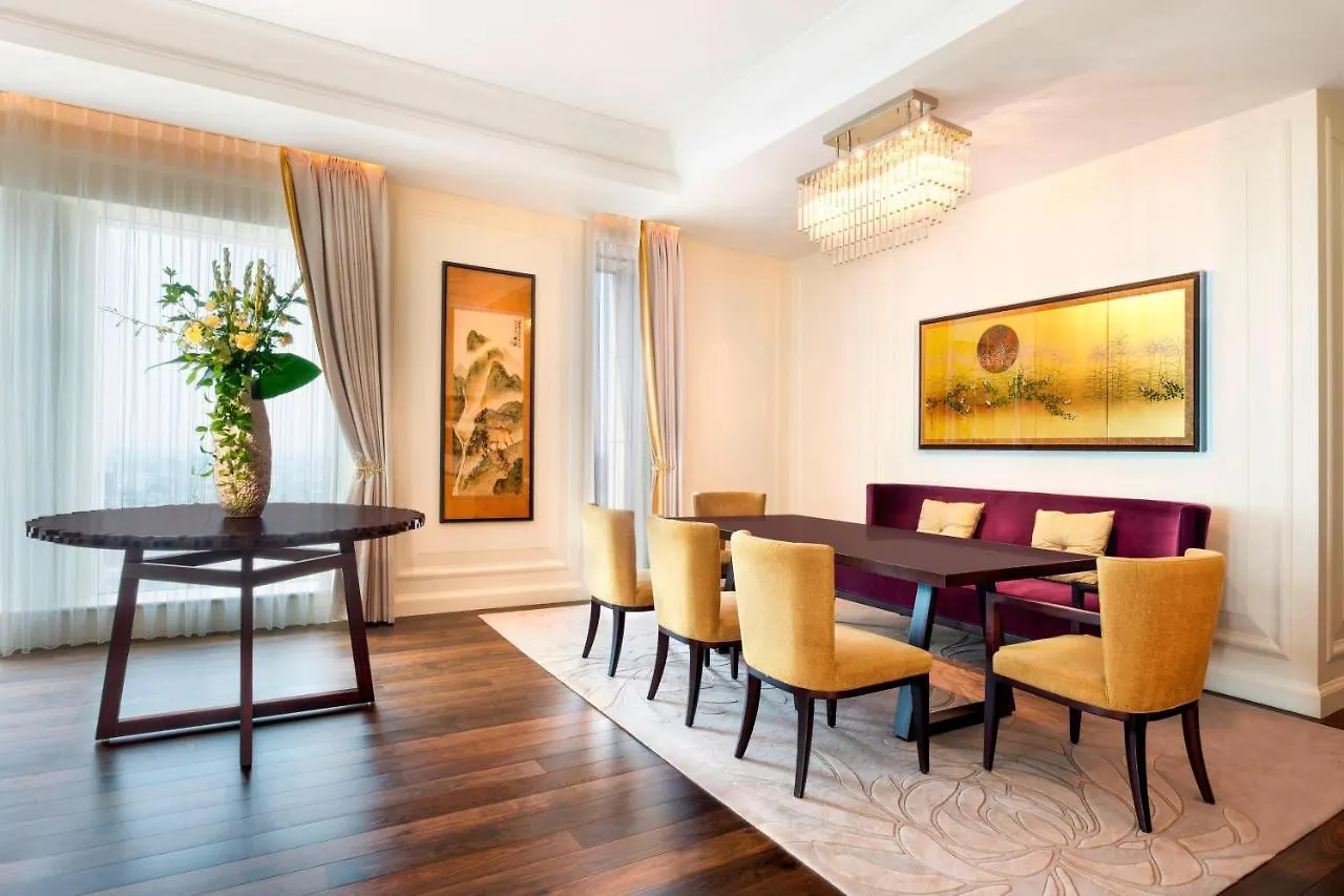 *****  Hotel The St Regis Osaka Japón