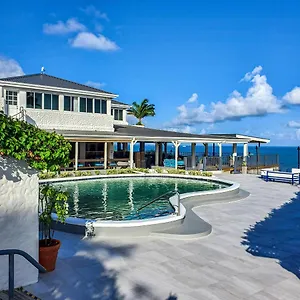Hotel Trade Winds